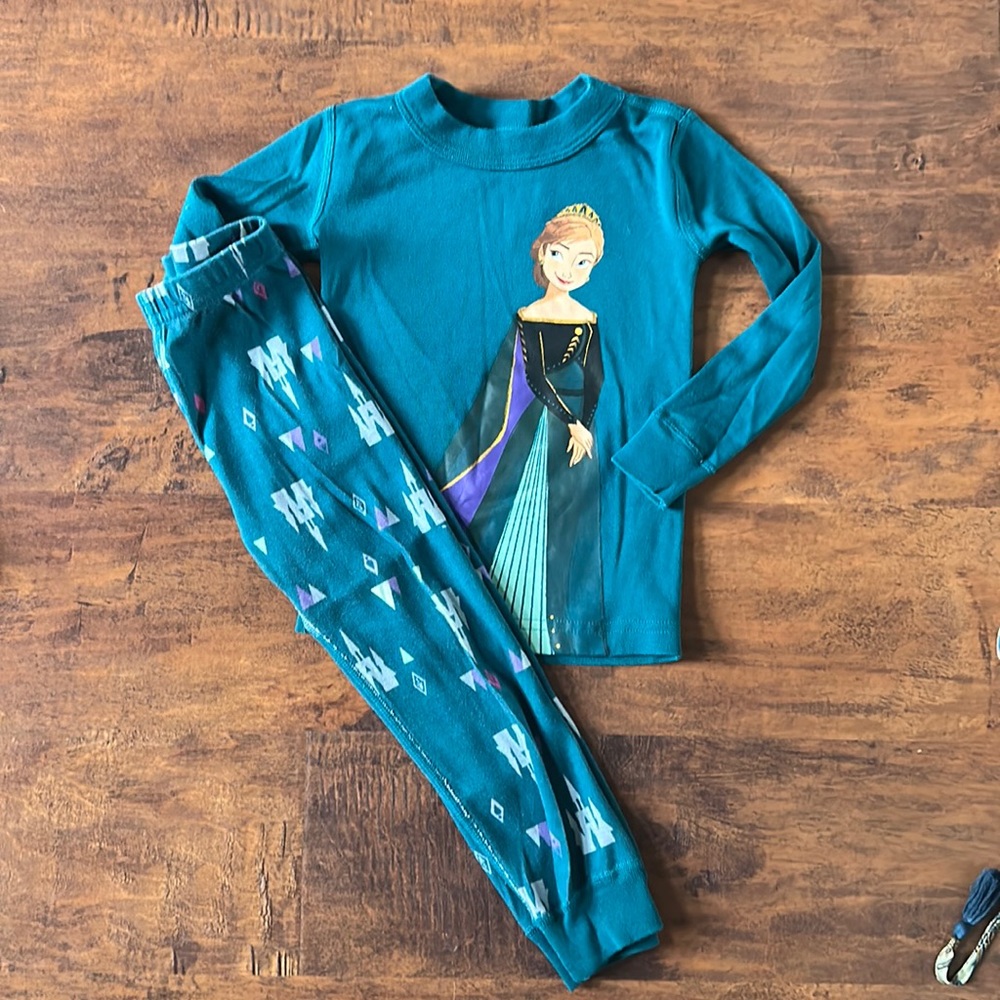 Hanna Andersson Princess Anna Pajamas 3T